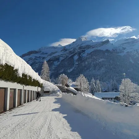 Avec Vue Splendide Sur Lägenhet