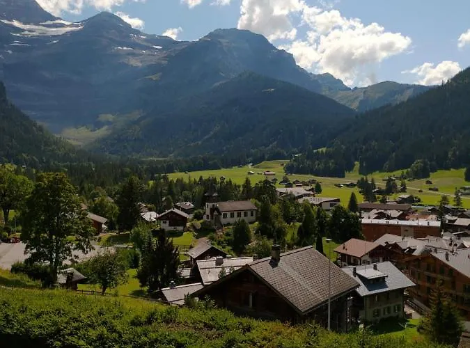 Avec Vue Splendide Sur Les Diablerets