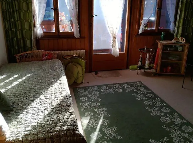 Avec Vue Splendide Sur *