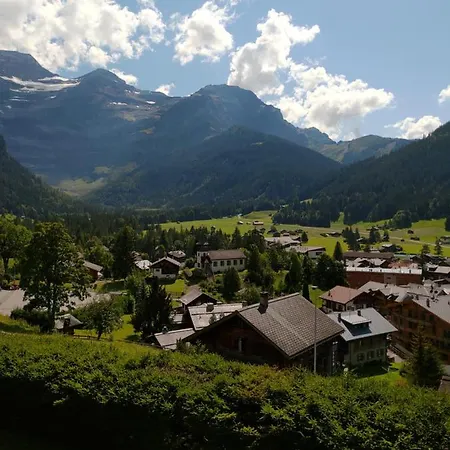 Avec Vue Splendide Sur Les Diablerets